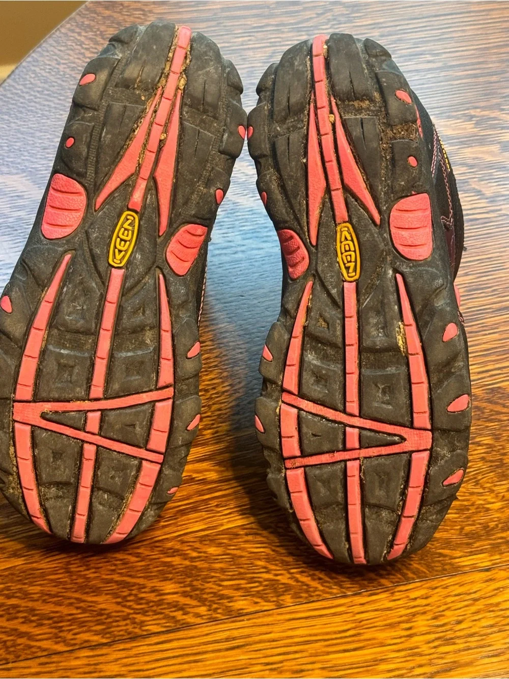 KEEN Kids' Pagosa Mid Waterproof Hiking Boots Size US 2 Girls Purple camping